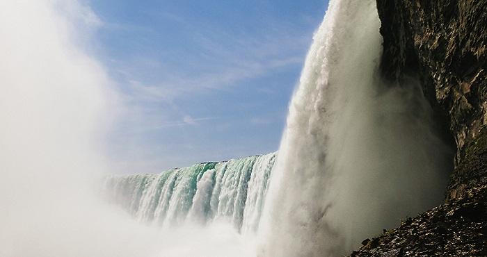 Bewonder de indrukwekkende Niagara Falls tijdens een camperreis door Canada met Victoria CamperHolidays