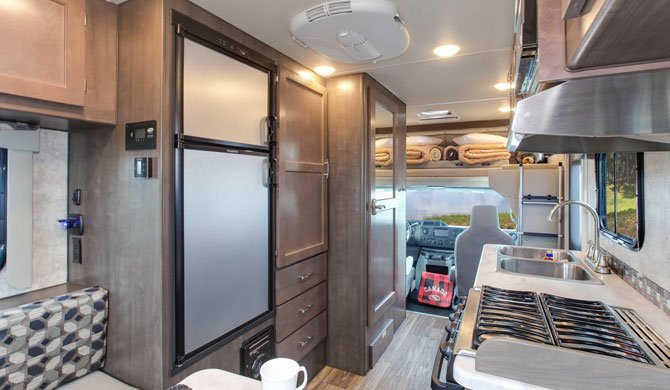 Het interieur van de Fraserway C-Small camper