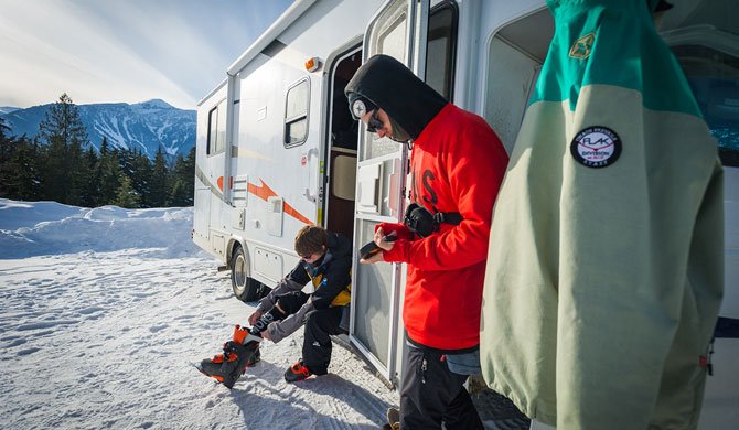 Op wintersportvakantie met de camper in Canada in de CanaDream MHA