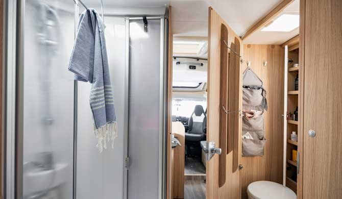 McRent Comfort Luxury camper