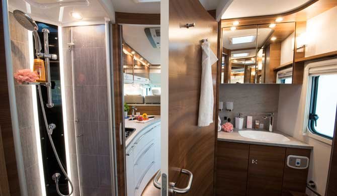 Badkamer van de McRent Premium Luxury camper