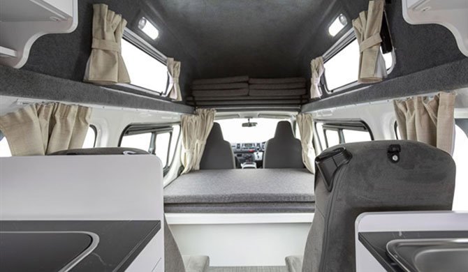 Het interieur van de Apollo Endeavour camper