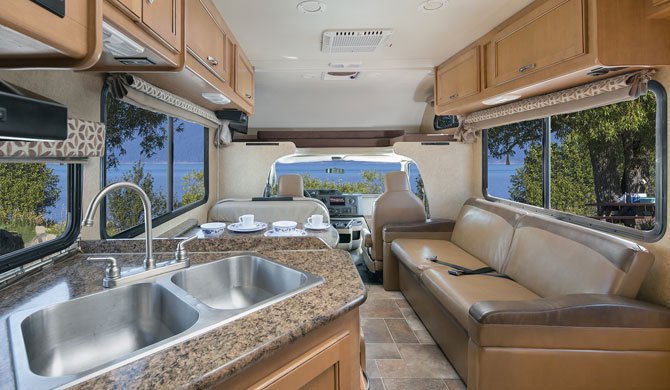Het interieur van de Mighty M28 camper