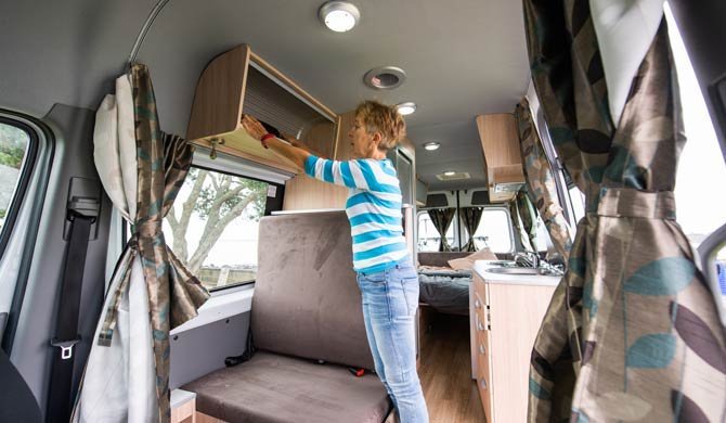 Het luxe interieur van de Maui Ultima Plus camper