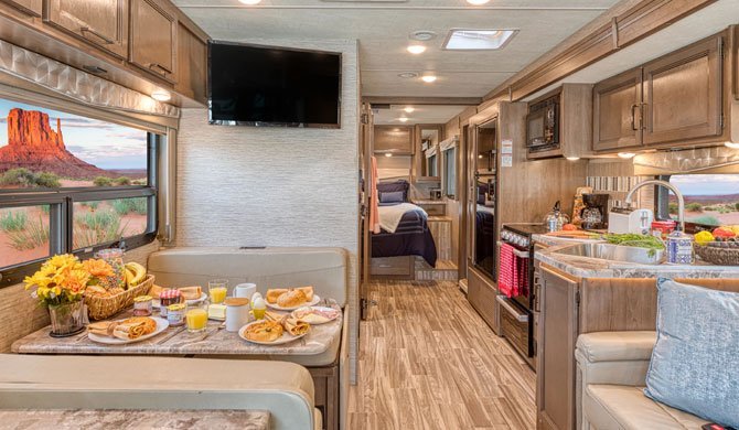 Interieur van de Road Bear A30-32 camper