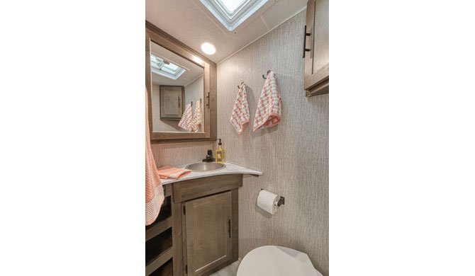 Badkamer in de Road Bear C26-28 camper