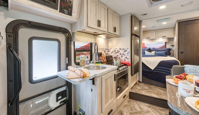 Interieur van de Road Bear C23-25 camper