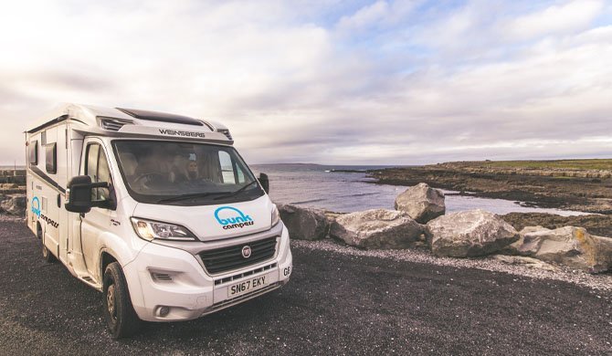 Ga met de camper op reis door het Verenigd Koninkrijk met de Aero Plus camper van Bunk Campers 