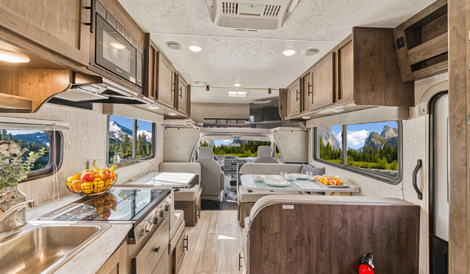 Het interieur van de El Monte C25 camper