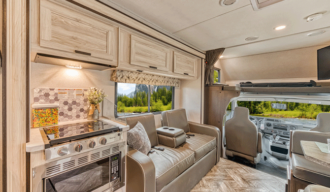 Het interieur van de El Monte FS31 camper