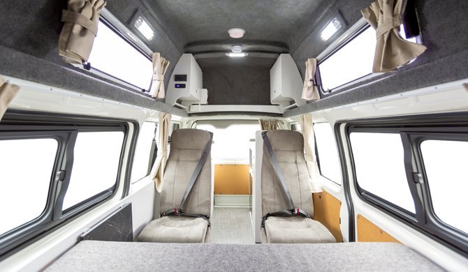 Het interieur van de Cheapa Campa Endeavour camper