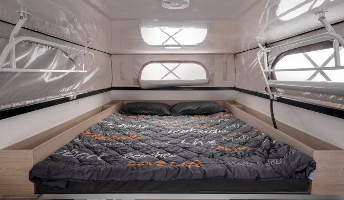 Het interieur van de Apollo Adventure camper