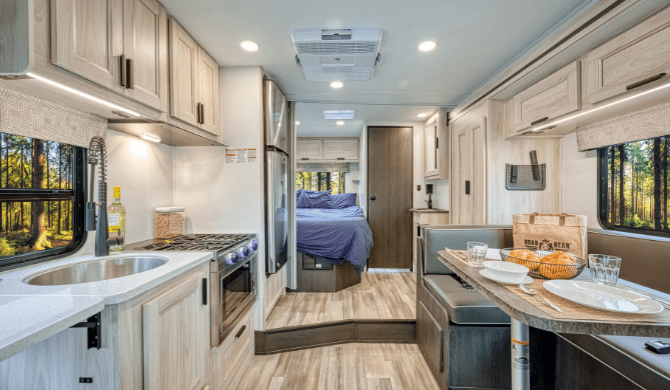 Road Bear C23-25 camper