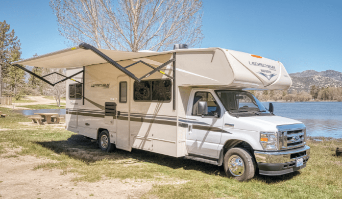 RoadBear C26-28 camper