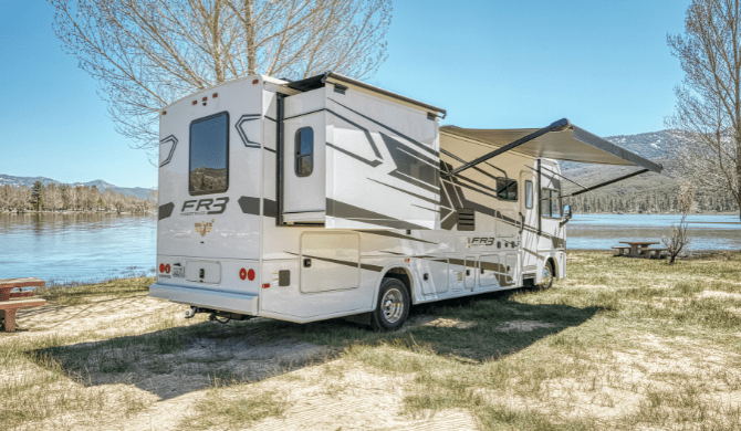 Road Bear A30-32 camper