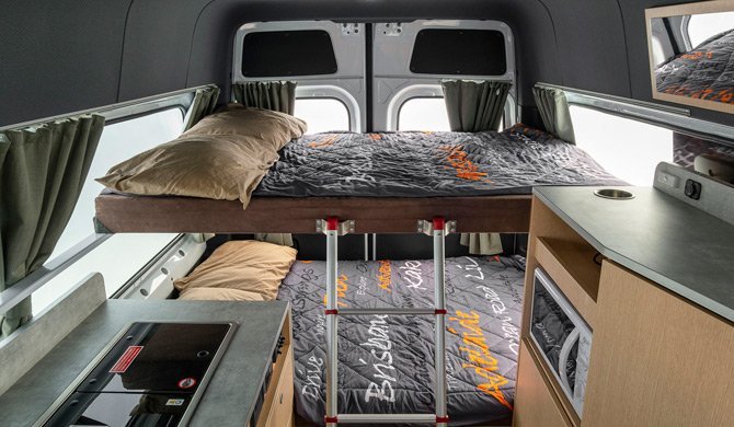 De bedden in de Apollo Endeavour camper