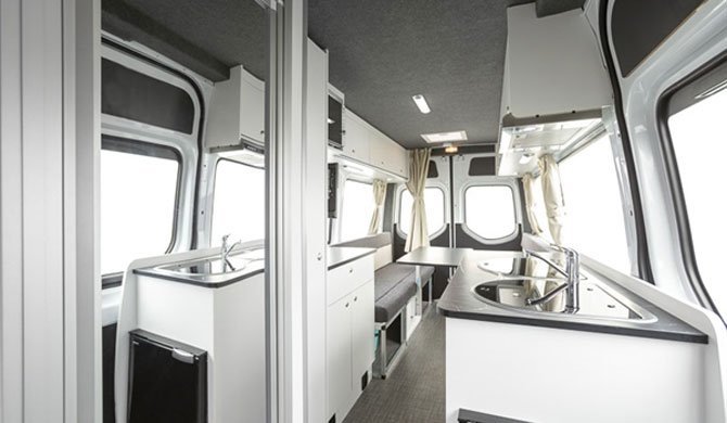 Het interieur van de Apollo Euro Tourer camper