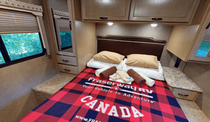 Het bed in de Fraserway C-XLarge camper