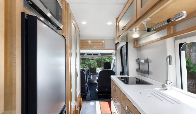 Het interieur van de CanaDream DVC camper
