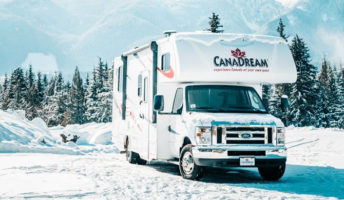 Het luxe interieur van de CanaDream MHA camper