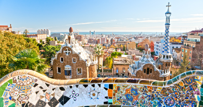 Ontdek het kleurrijke Parque Güell tijdens je camperreis door Spanje 