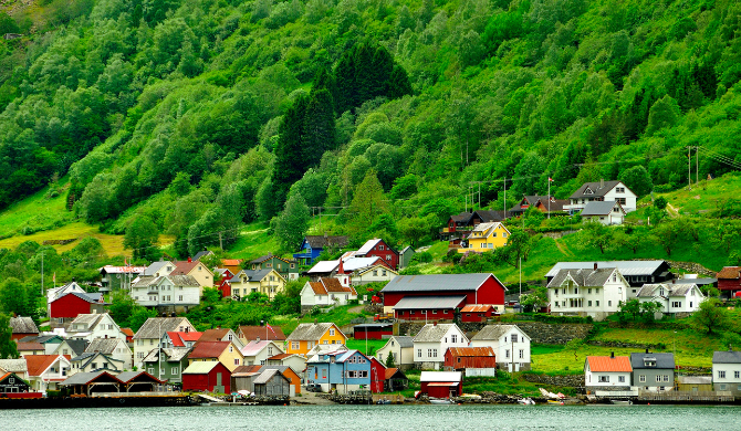 Ontdek de kleurrijke dorpen tijdens je rondreis door Noorwegen