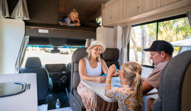 Ga op camperreis door Australië met de Apollo Euro Camper. 