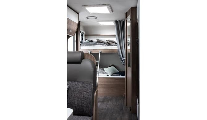 Het stapelbed achterin de Rent Easy Family Extra camper