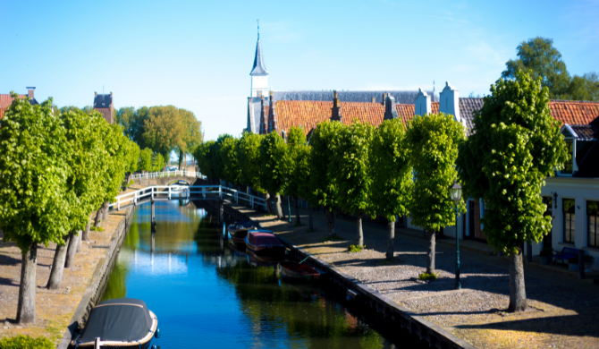 Bezoek Sloten tijdens een camperreis door Friesland