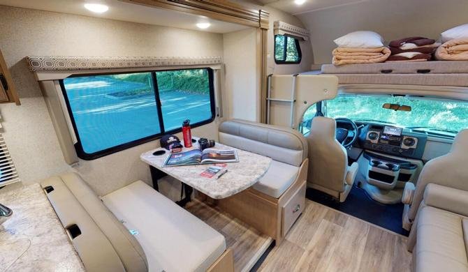 De ruime Four Seasons C-XLarge camper