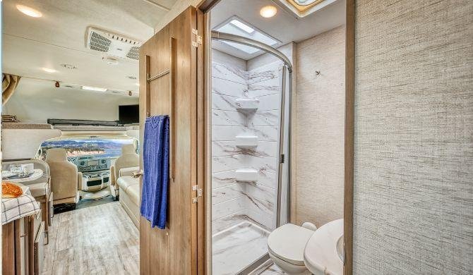 Badkamer van de Road Bear C29-31 camper