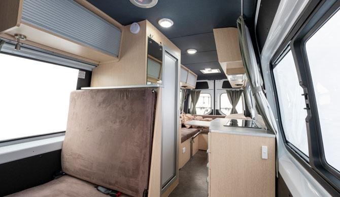 Het interieur van de Maui Ultima Plus camper 