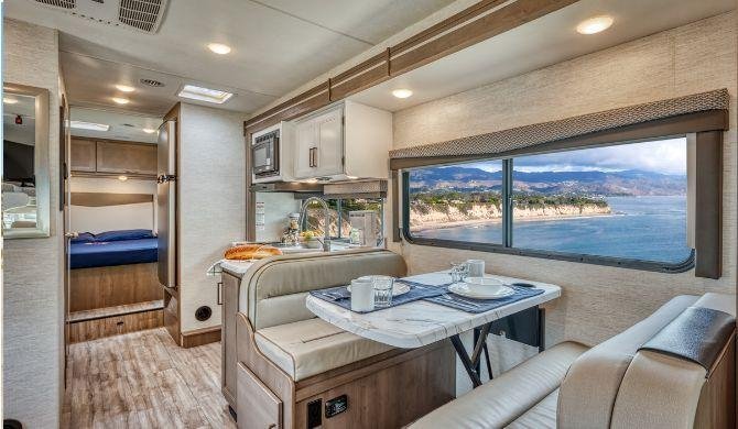 Interieur van de Road Bear C29-31 camper