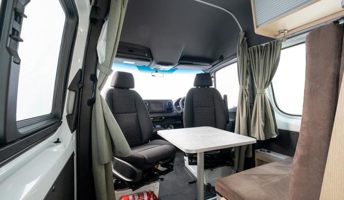 Het interieur van de Maui Ultima camper