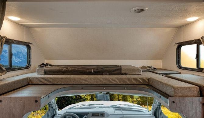 Het interieur van de Mighty M28 camper