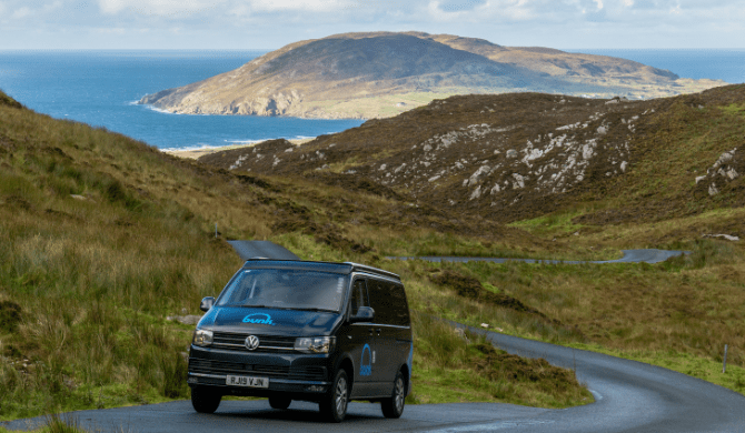 Ga op camperreis door het Verenigd Koninkrijk en Ierland in een Bunk Nomad Camper.