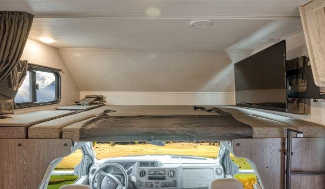 De compacte keuken in de Mighty M22 camper