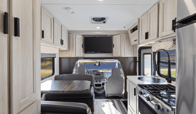 Road-bear-svc-slide-dinette