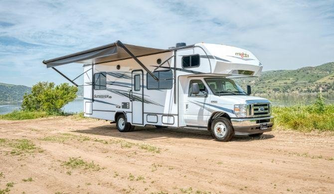 Huur de Mighty M28 camper en ga op reis door Amerika