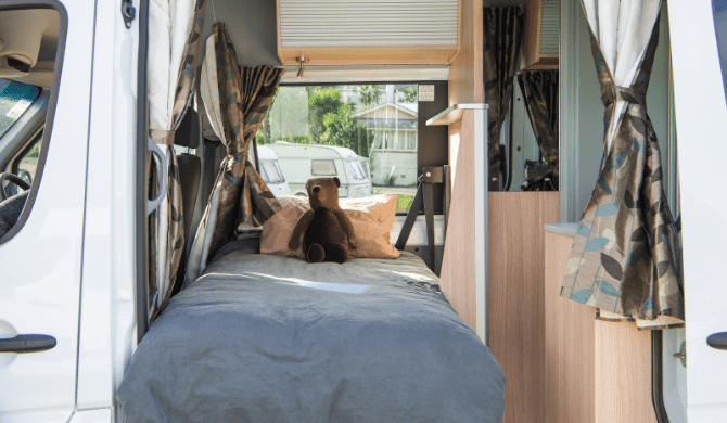 Het bed van de Maui Ultima Plus Camper. 