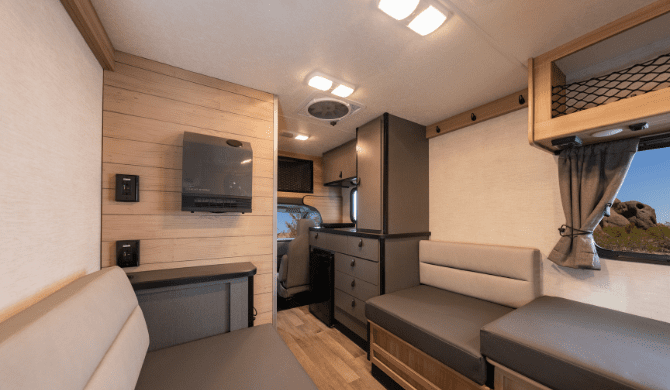 Op camperreis in de Cruise AmericaCanada C18 camper