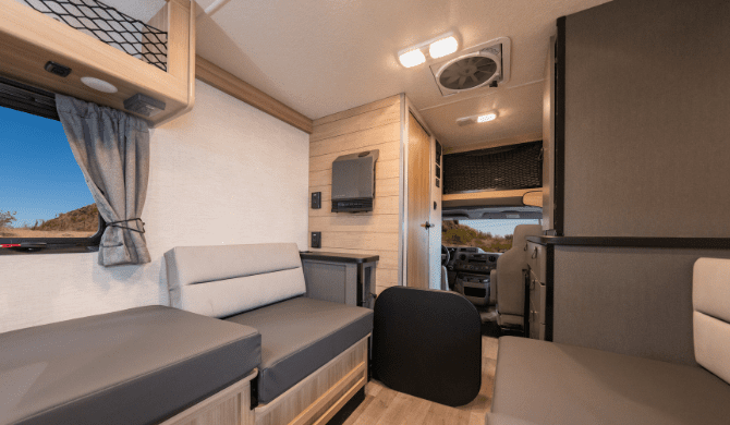 Op camperreis in de Cruise AmericaCanada C18 camper