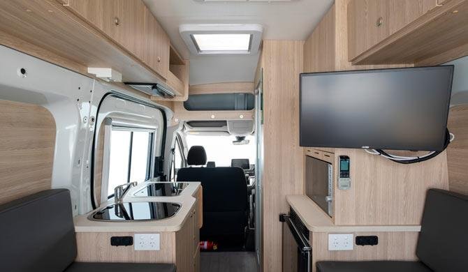 Het interieur van de Apollo Euro Mini Camper