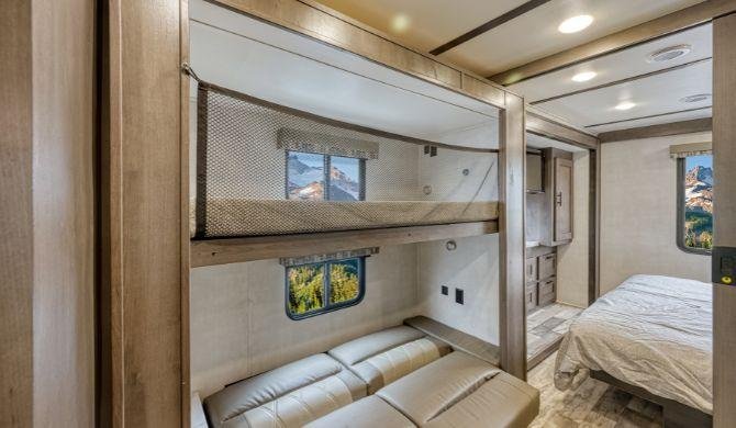 Het interieur in de A-Class Family Sleeper