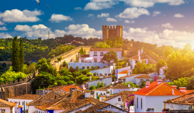 Ga op camperreis door Portugal en bezoek Obidos.