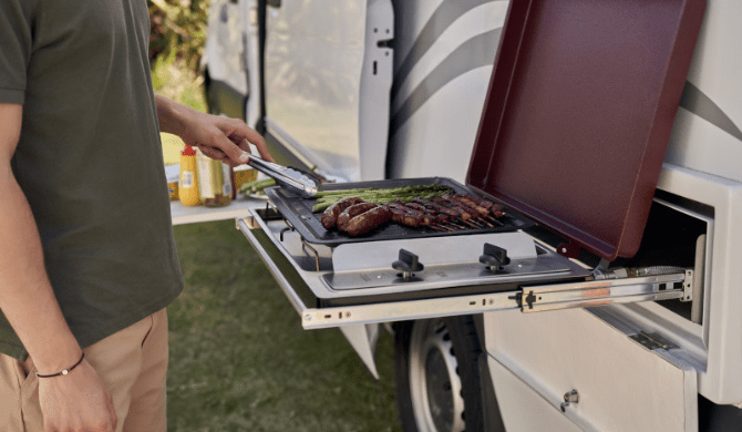 De Maui Ultima Plus Outdoor Kitchen. 